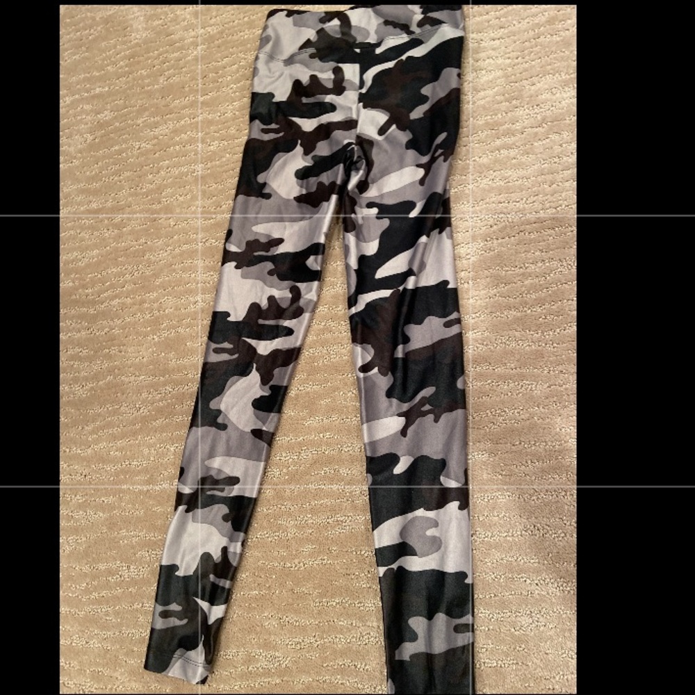 Koral Camo Leggings